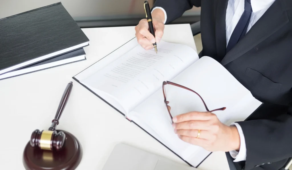 Klausul Adalah: Pengertian, Jenis, dan Fungsi dalam Hukum Indonesia